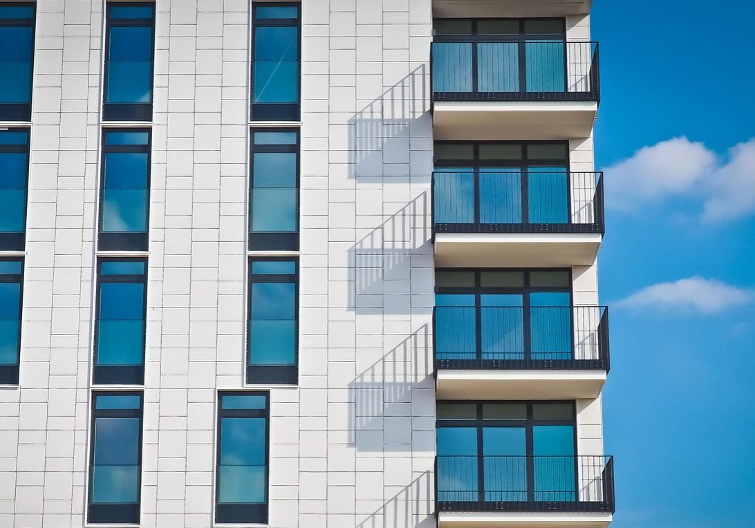 architecture, reside, facade, building, house, window, property, balcony, skyscraper, city, modern, home decor, house facade, dusseldorf, living room, downtown, housewall, urban, construction, design, building, building, building, building, building, house, house, house, property, balcony, construction, construction, construction